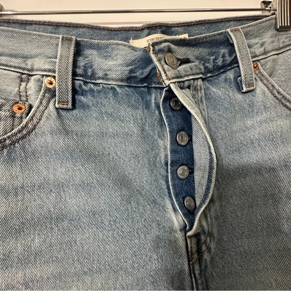 Levi’s Icon Denim Mini Skirt Size 33 - Picture 3 of 6